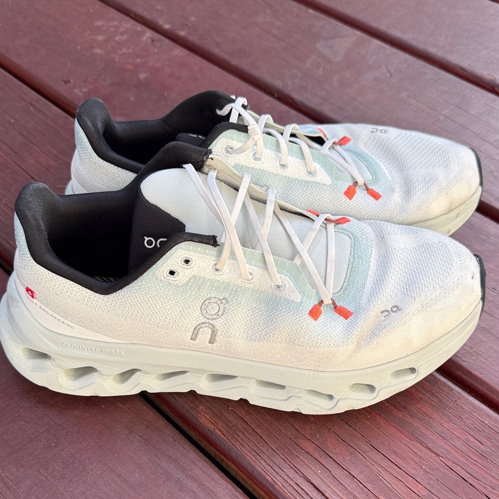 On Cloud Cloud Tech Phase Men's Athletic Shoes - White